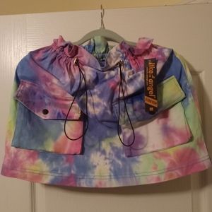 I am selling a cargo mini skirt woman